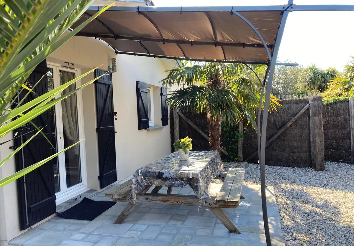 Terrasse de 9 m² avec pergola